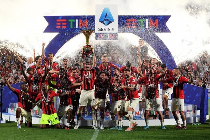 Đội vô địch giành cúp giải Serie A